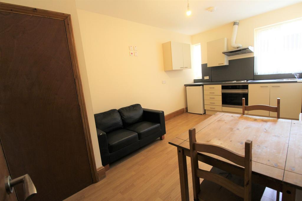 Connect House, Willow Lane, Mitcham, CR4 1 bed flat to rent - £850 pcm