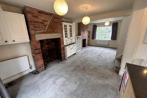 3 bedroom semi-detached house to rent, Shadwell Lane, Leeds, LS17 8BA