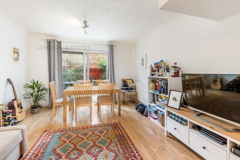 undefined, Ravenscourt Gardens, Hammersmith, W6
