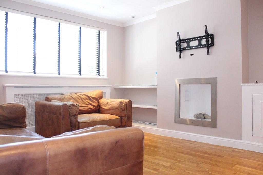 Apartment in Harrow - View 4