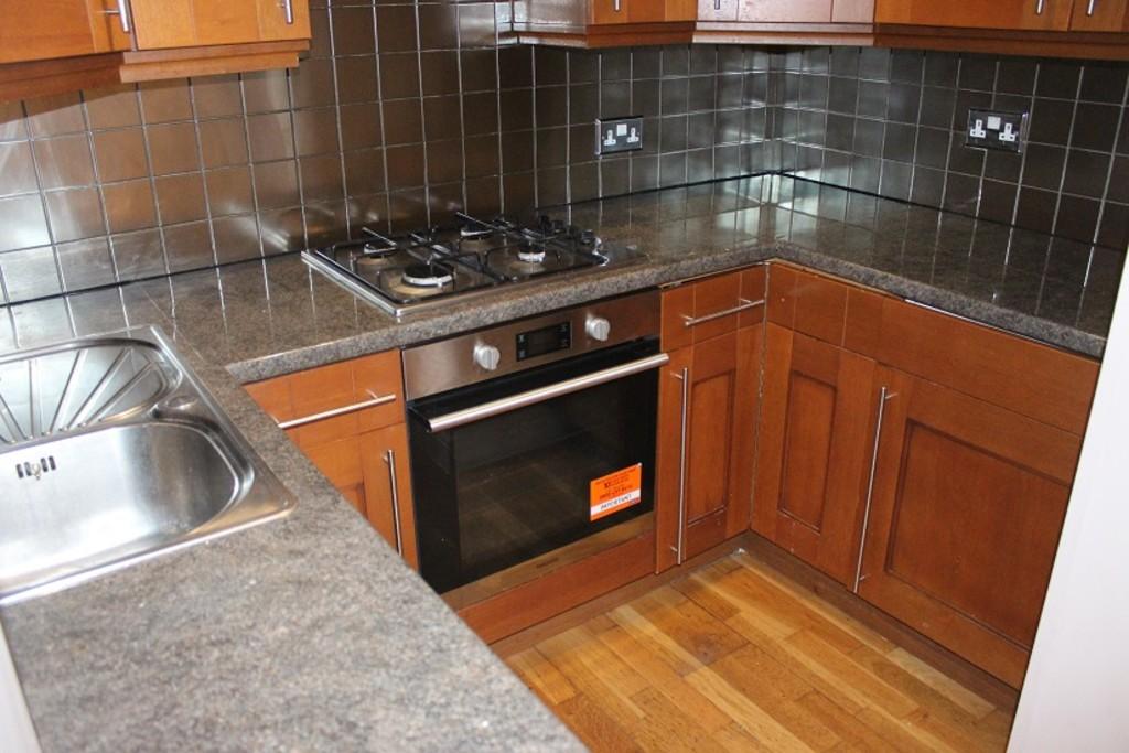 Apartment in Harrow - More