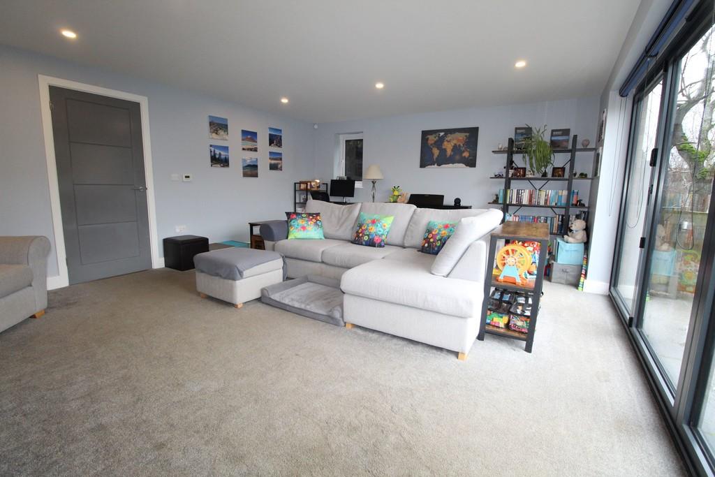 Lounge 4