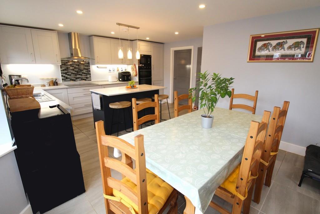 Kitchen diner - editted