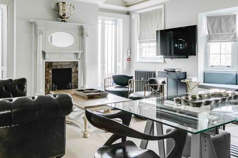 4 bedroom flat to rent, North Audley Street, Mayfair, W1K