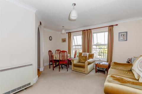 1 bedroom flat for sale - Kingfisher Court, Draper Close , Isleworth , TW7