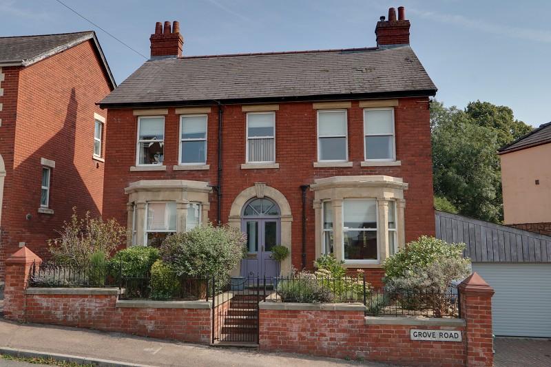 Grove Road, Lydney, Gloucestershire. GL15 5JE 5 bed detached house £