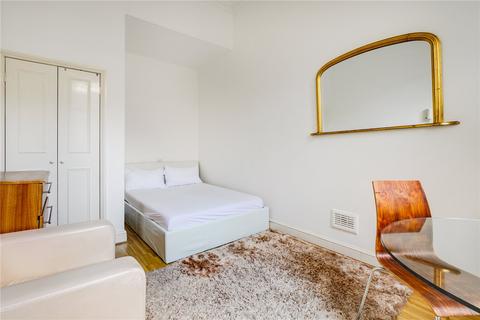 Studio to rent, Harrington Gardens, South Kensington, London