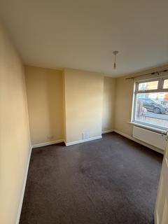 2 bedroom terraced house to rent, Newhall Street, Swindon SN1