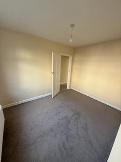 2 bedroom terraced house to rent, Newhall Street, Swindon SN1