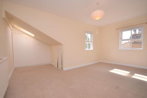 2 bedroom flat to rent, Red Post Hill, Herne Hill, London, SE24