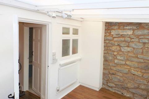2 bedroom end of terrace house to rent, West End, STREET