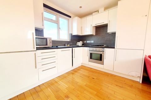 3 bedroom flat to rent, Marquis Road, Wood Green