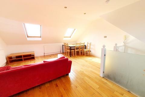 3 bedroom flat to rent, Marquis Road, Wood Green