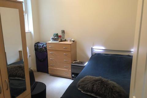 1 bedroom flat to rent, Commercial Road, London