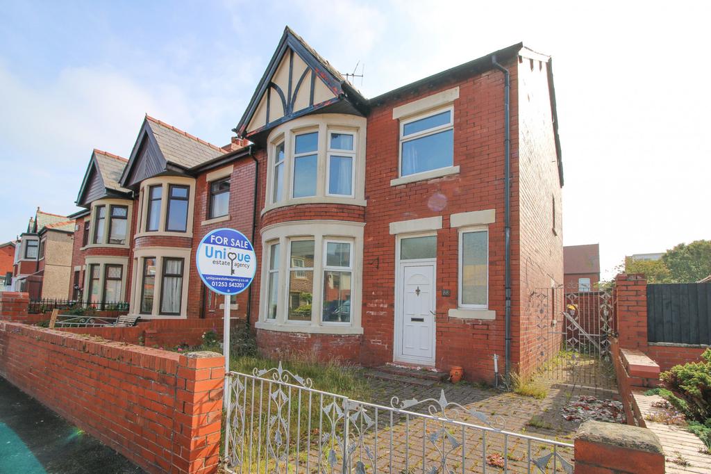 Agnew Road, Fleetwood, FY7 3 bed end of terrace house £165,000