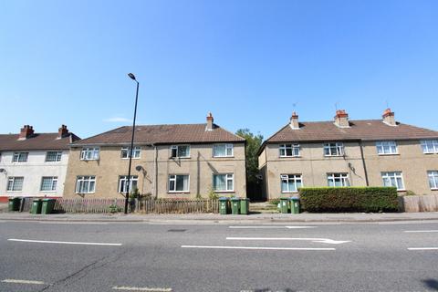 4 bedroom semi-detached house to rent, Burgess Road