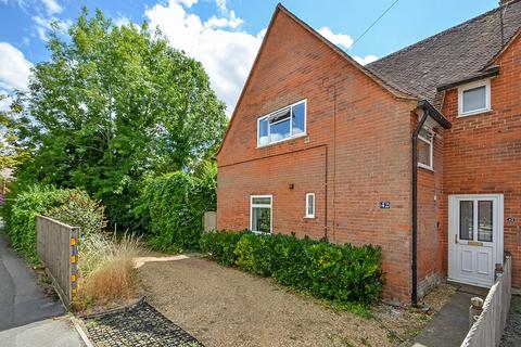 3 bedroom end of terrace house to rent, Stuart Crescent, Winchester