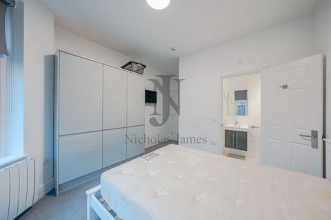 Studio to rent, St. Johns Avenue, Friern Barnet, London, N11