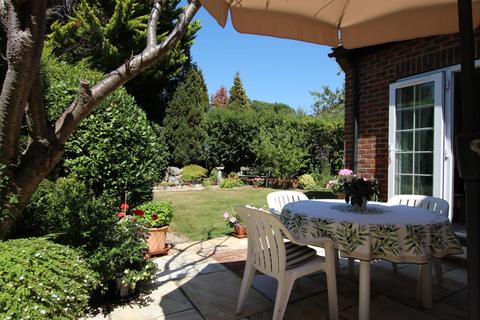 11 Briar Way, Guildford, GU4 7JY