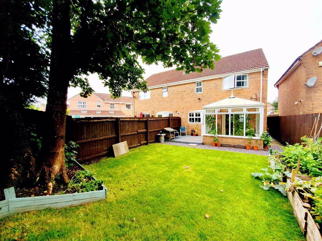 Elm Crescent, Parc Penllagaer, Swansea 3 bed semidetached house £179,950