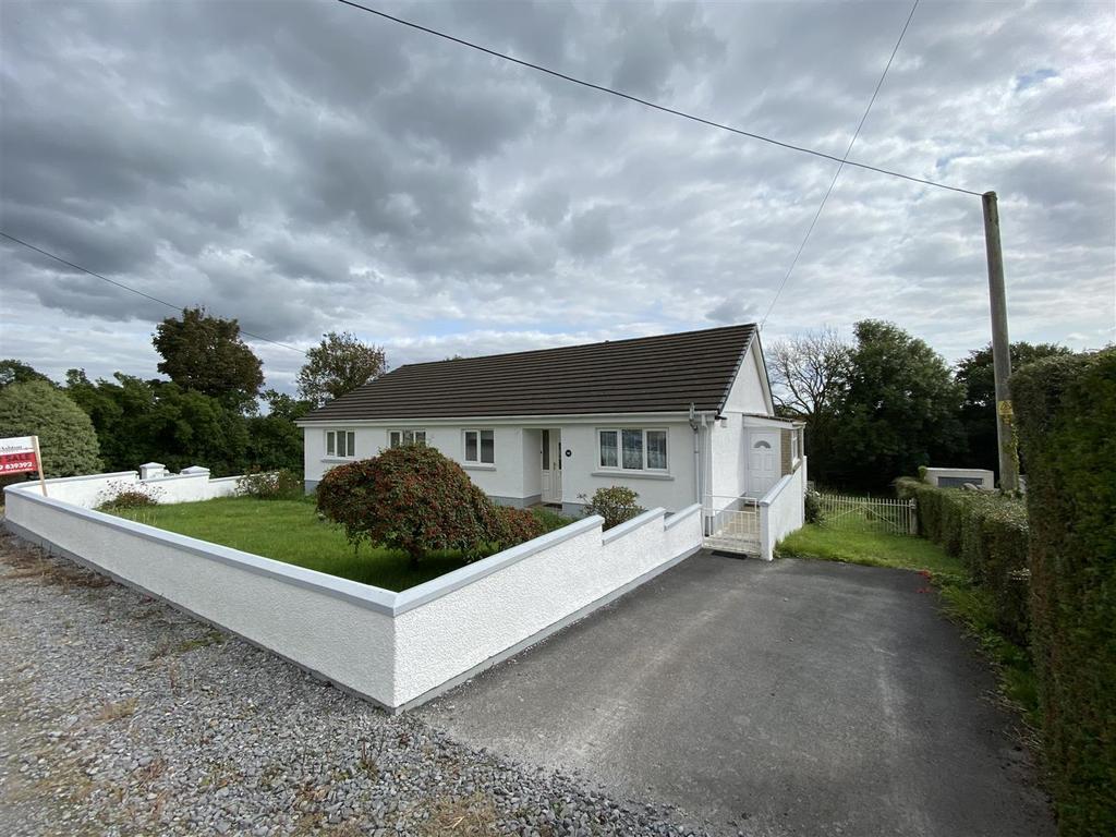 Waterloo Terrace, Capel Hendre, Ammanford 4 bed detached bungalow £