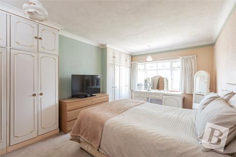 3 bedroom semi-detached house for sale, Wingletye Lane, Hornchurch, RM11