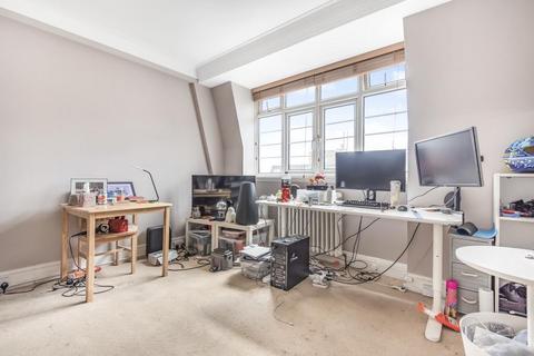 Studio to rent, Pembroke Road,  Kensington,  W8