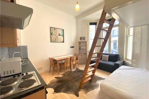 Studio to rent, Collingham Place, South Kensington, SW5