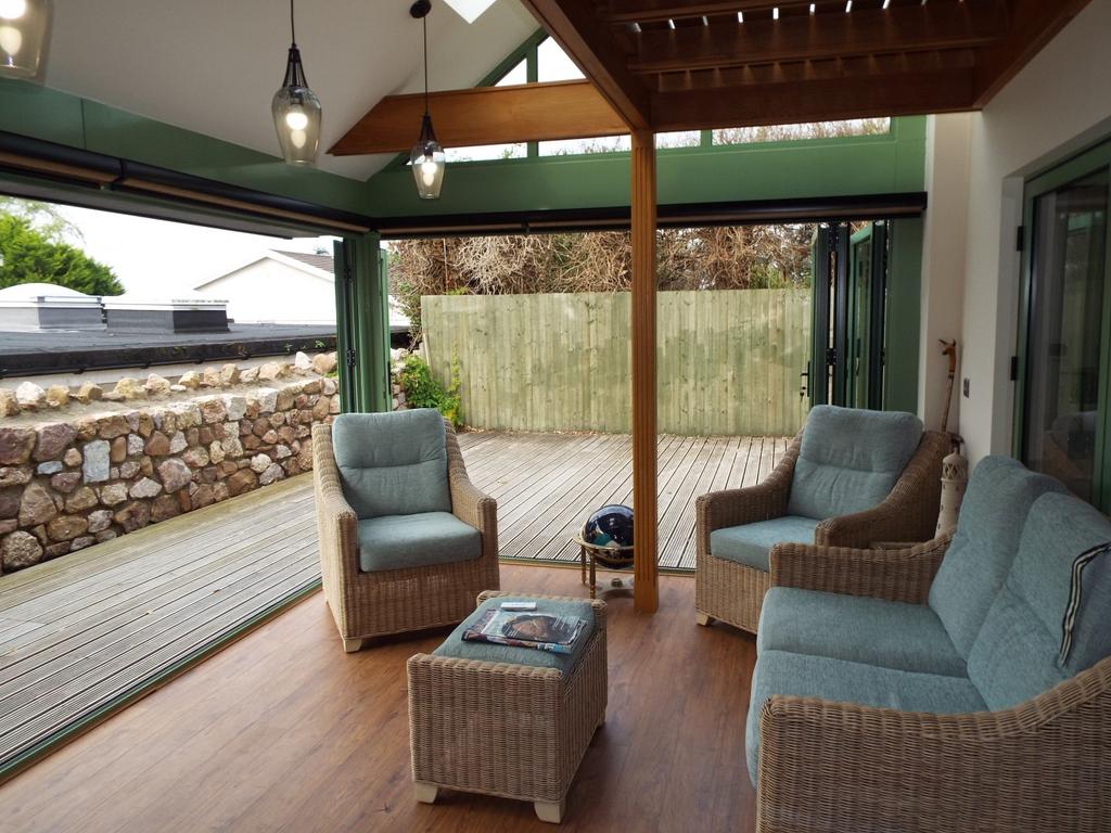 Yr Hen Orsaf Ambiwlans, Reynoldston, Gower SA3 1AJ 3 bed ...