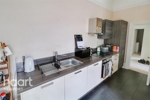 2 bedroom flat to rent, Shirehall, Newport