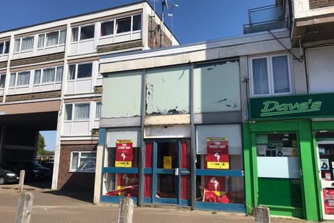 Shop to rent, Roseberry Avenue, Benfleet, Essex, SS7