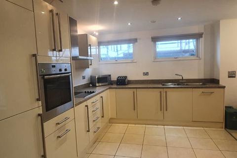 2 bedroom house to rent, Aurora, Kings Road, Swansea. SA1 1FY