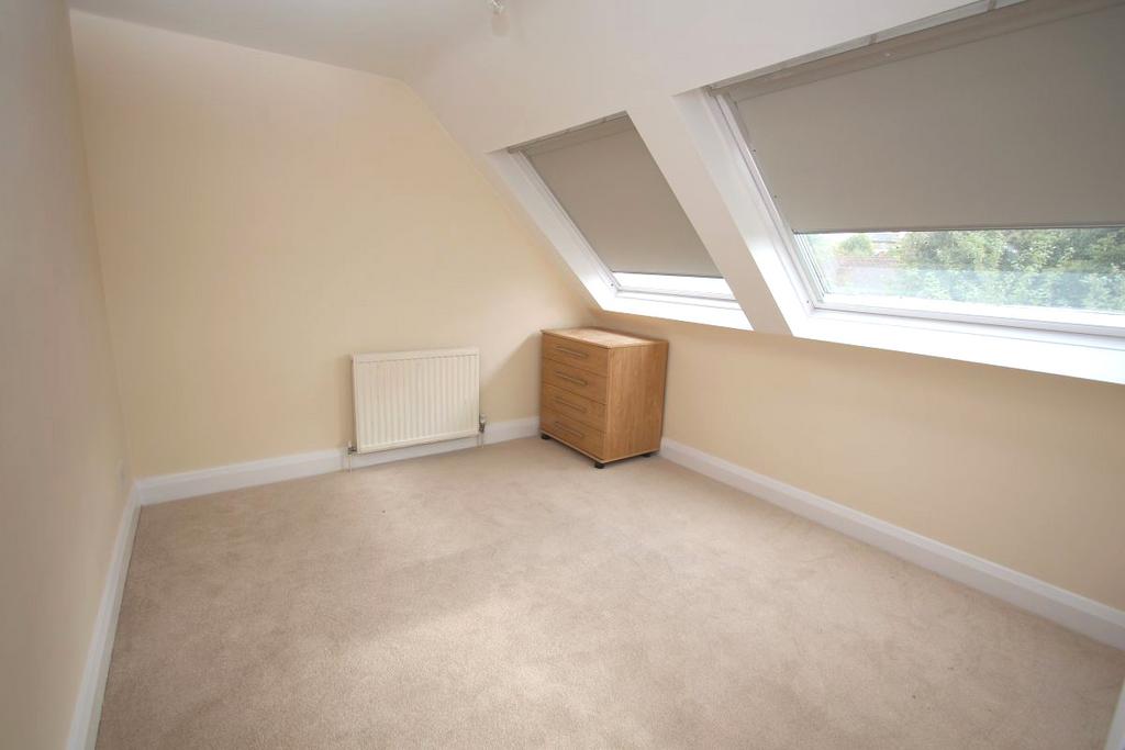 House in Surbiton - View 3