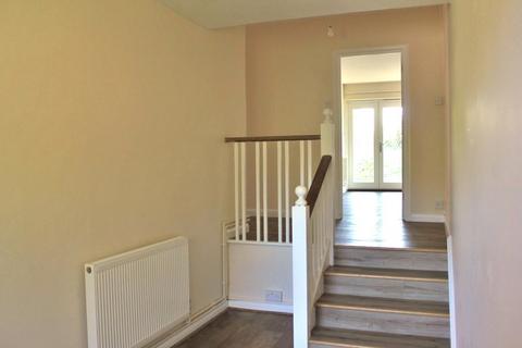 4 bedroom bungalow to rent, Wotton Park Cottages, Guildford Road