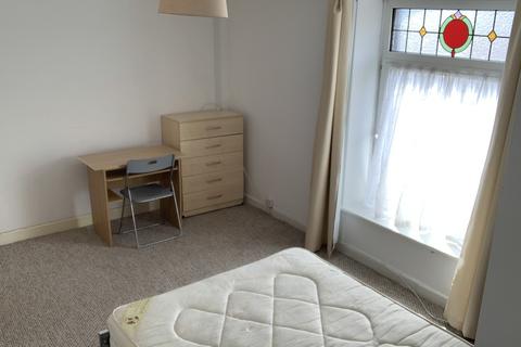 4 bedroom terraced house to rent - Swansea SA1