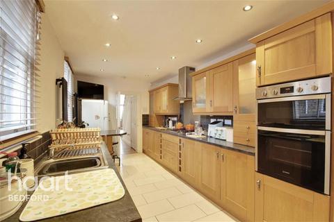 3 bedroom terraced house to rent, Hardwick Road