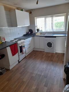 1 bedroom in a house share to rent, Elmfield Court, Liphook Road, Lindford GU35
