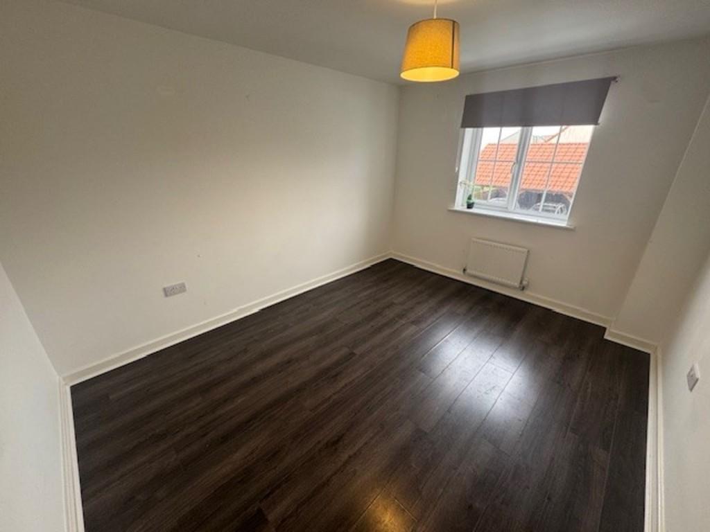 Bedroom 2 (b)