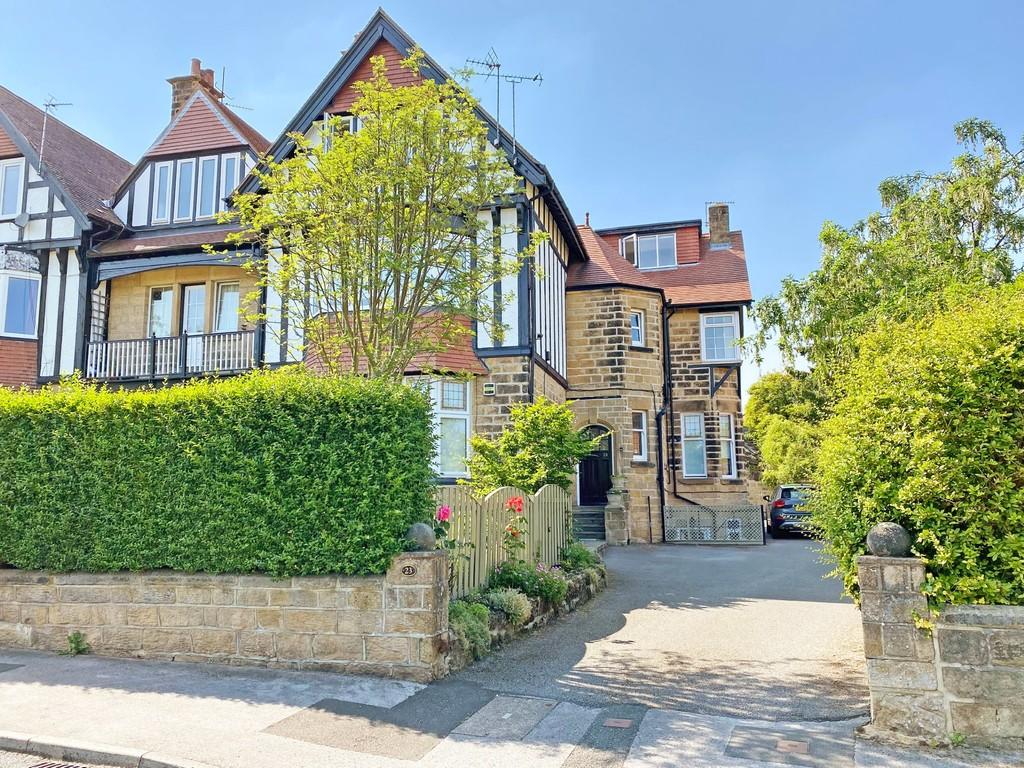 Harlow Oval, Harrogate 2 bed apartment £190,000