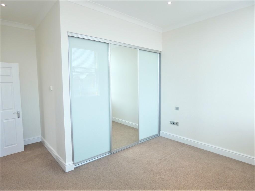 Main Bedroom BIC
