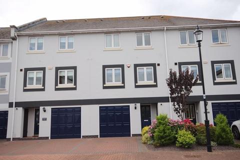 4 bedroom terraced house for sale, Gwynt y Mor, Conwy Marina