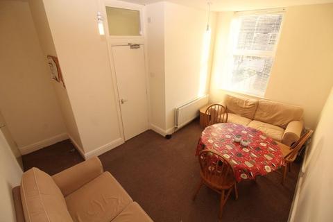 1 bedroom in a flat share to rent, 46 Salters Road, Newcastle Upon Tyne NE3