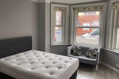 undefined, Double Room Available in shared house - Walpole Road, Bournemouth- Available from 20th February 2026