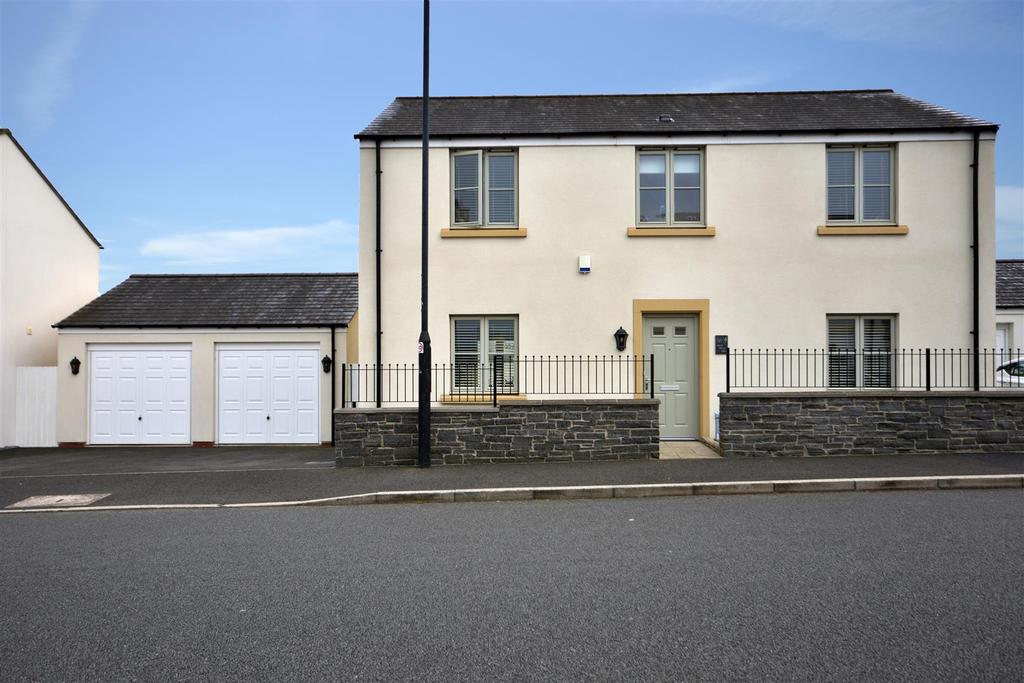 Heathland Way, Llandarcy, Neath 4 bed detached house £275,000