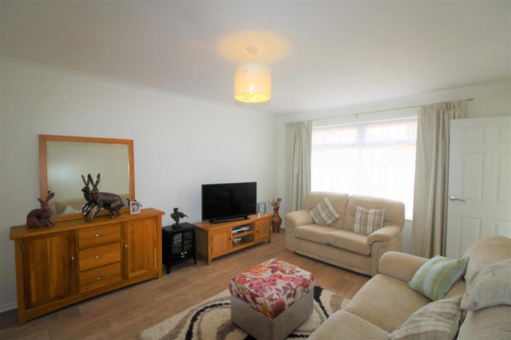 Goose Green Road, Snettisham 2 bed semi-detached bungalow - £195,000