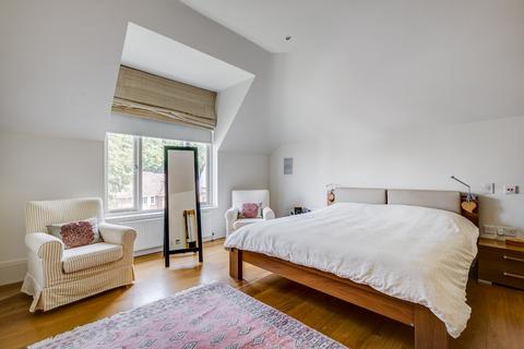 3 bedroom apartment to rent, Redington Road, Hampstead, London, NW3