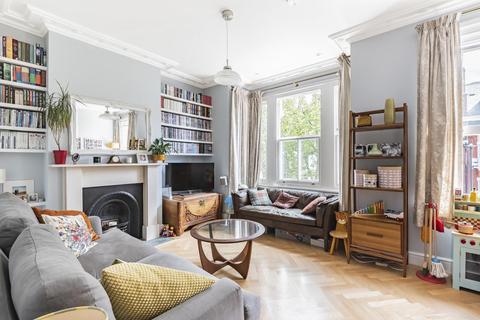 Upper Flat, 16 Waterlow Road, London, N19 5NH