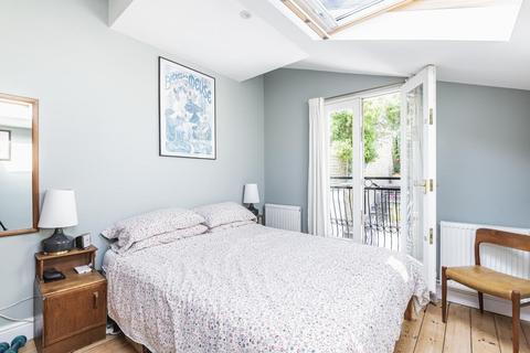 Upper Flat, 16 Waterlow Road, London, N19 5NH
