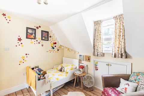Upper Flat, 16 Waterlow Road, London, N19 5NH
