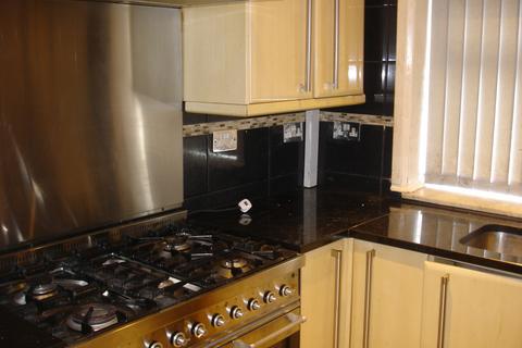 3 bedroom semi-detached house to rent, Allerton Road, Bradford, West Yorkshire, BD8